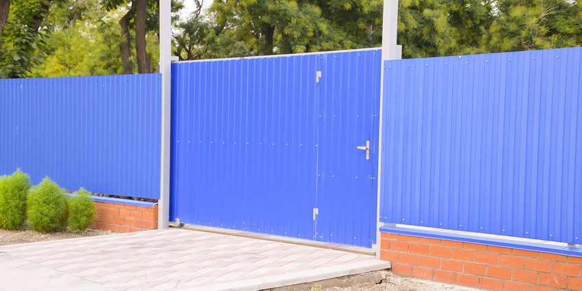 steel fencing with steel gate